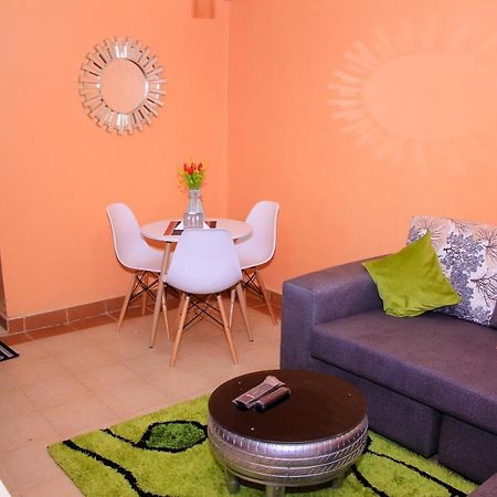 Cozy Homes 1 Bedroom House With Wi-Fi King Size Bed. Free Parking Найваша Екстер'єр фото