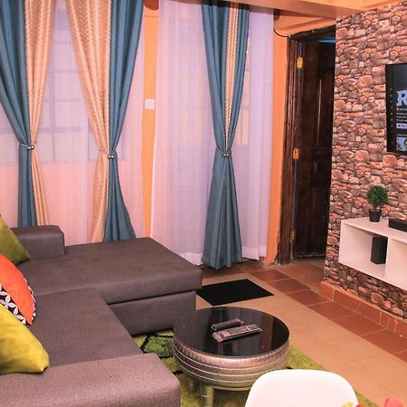 Cozy Homes 1 Bedroom House With Wi-Fi King Size Bed. Free Parking Найваша Екстер'єр фото