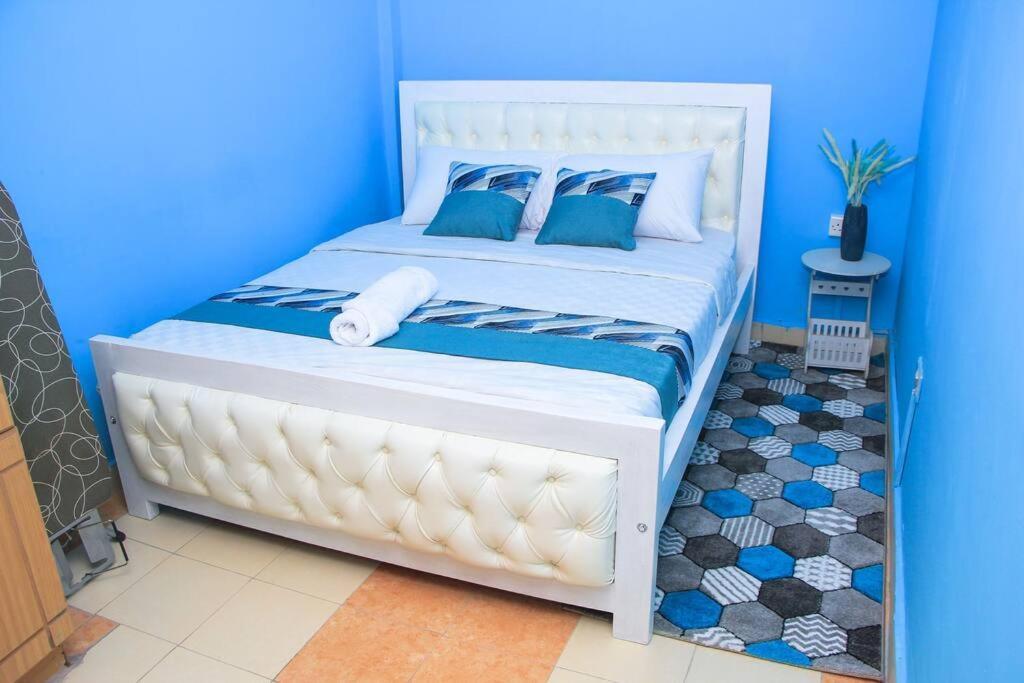 Cozy Homes 1 Bedroom House With Wi-Fi King Size Bed. Free Parking Найваша Екстер'єр фото