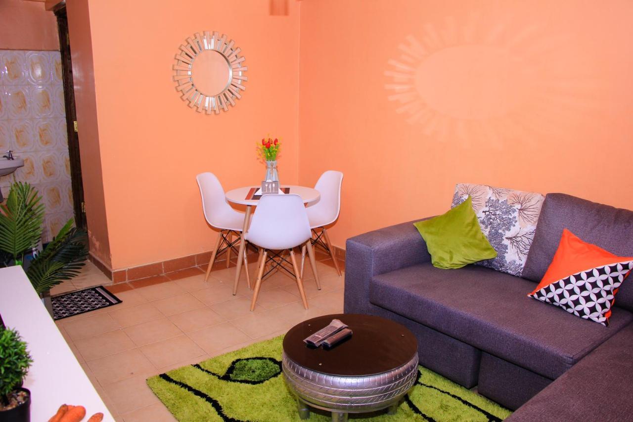 Cozy Homes 1 Bedroom House With Wi-Fi King Size Bed. Free Parking Найваша Екстер'єр фото
